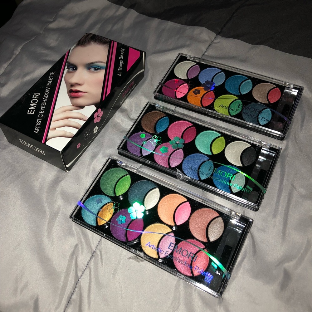 3 eyeshadow palettes